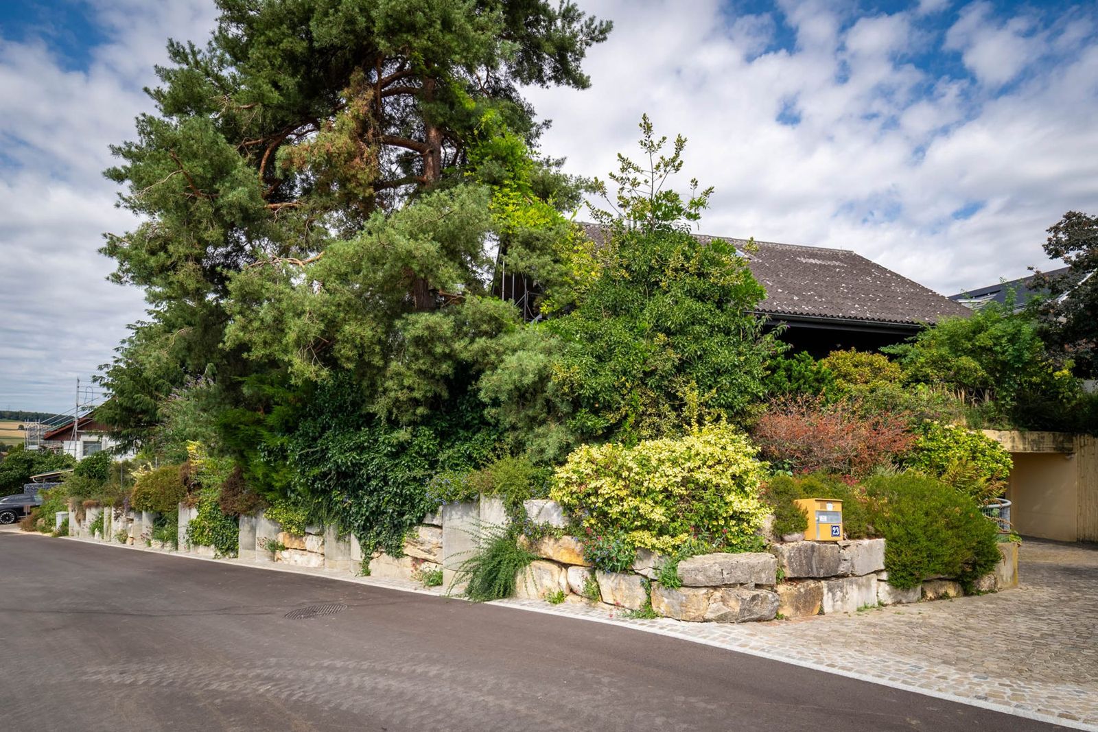 Einfamilienhaus mit Garten in Oberweningen